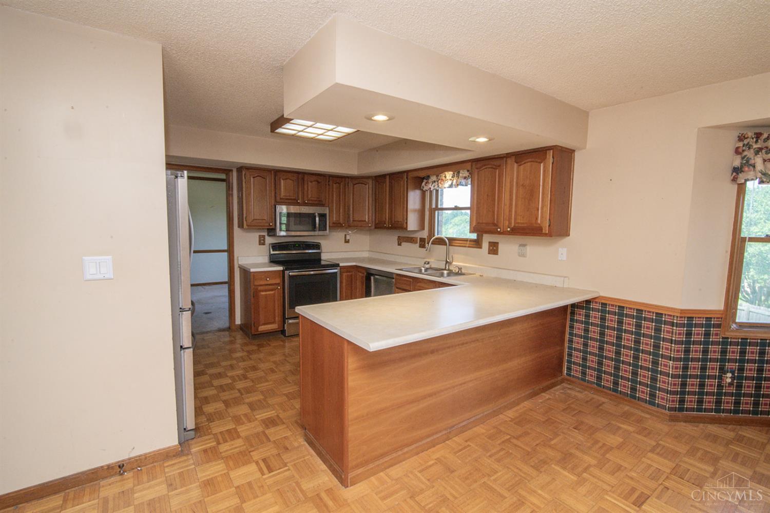 352 Palm Springs Drive, Fairfield, Ohio image 10