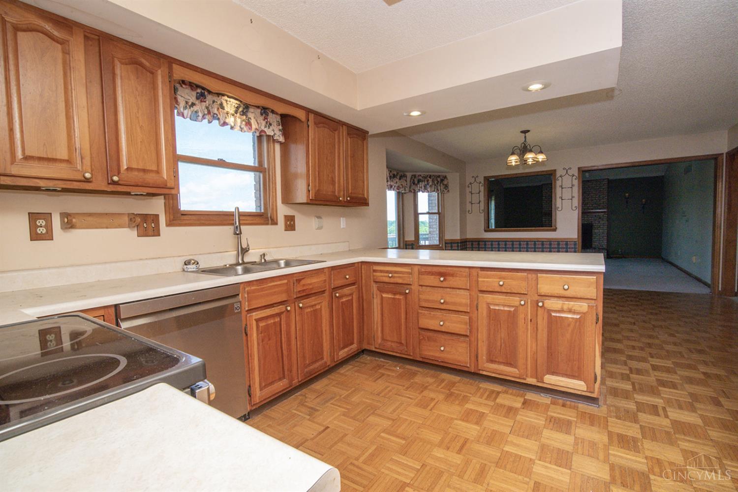 352 Palm Springs Drive, Fairfield, Ohio image 13