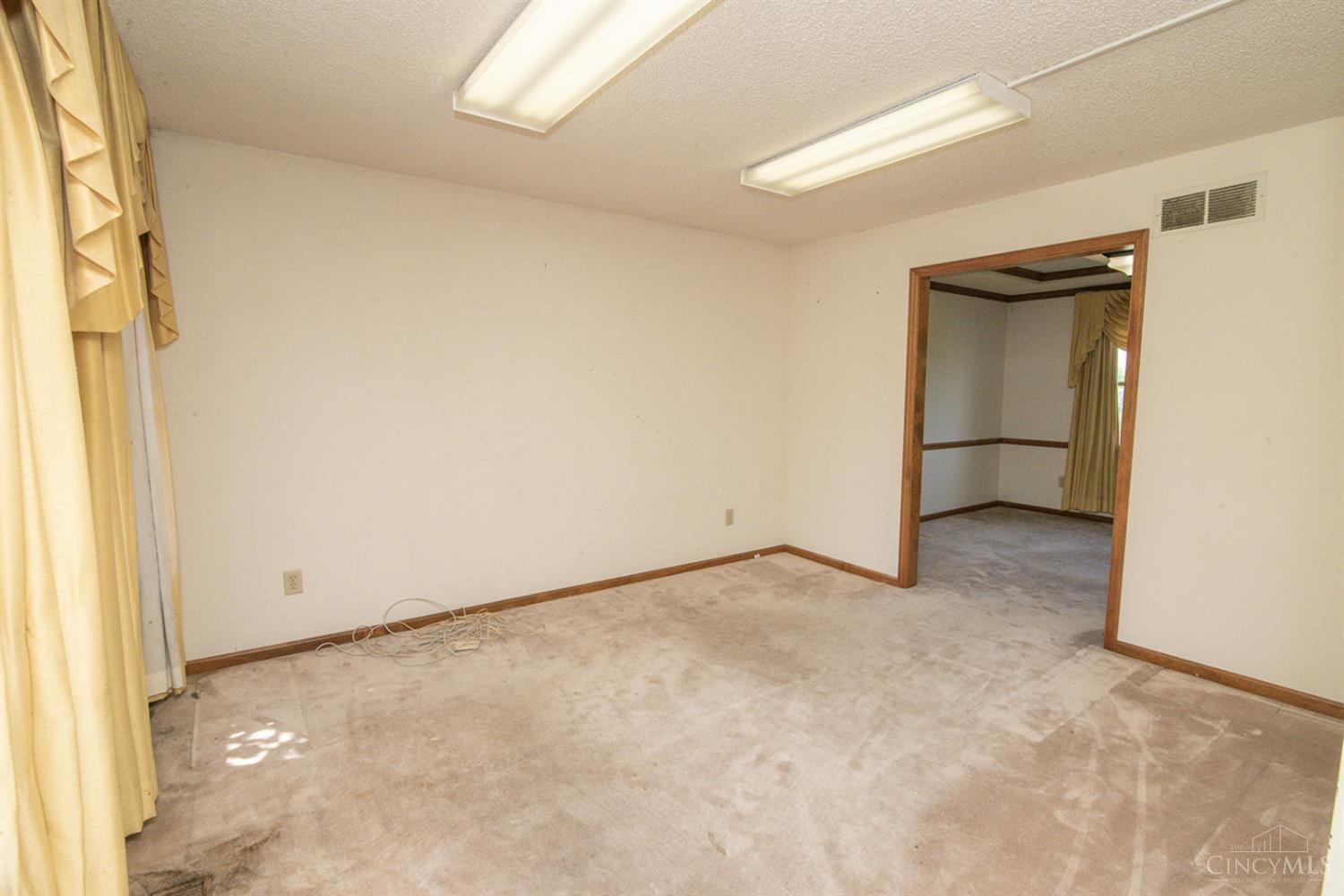 352 Palm Springs Drive, Fairfield, Ohio image 8