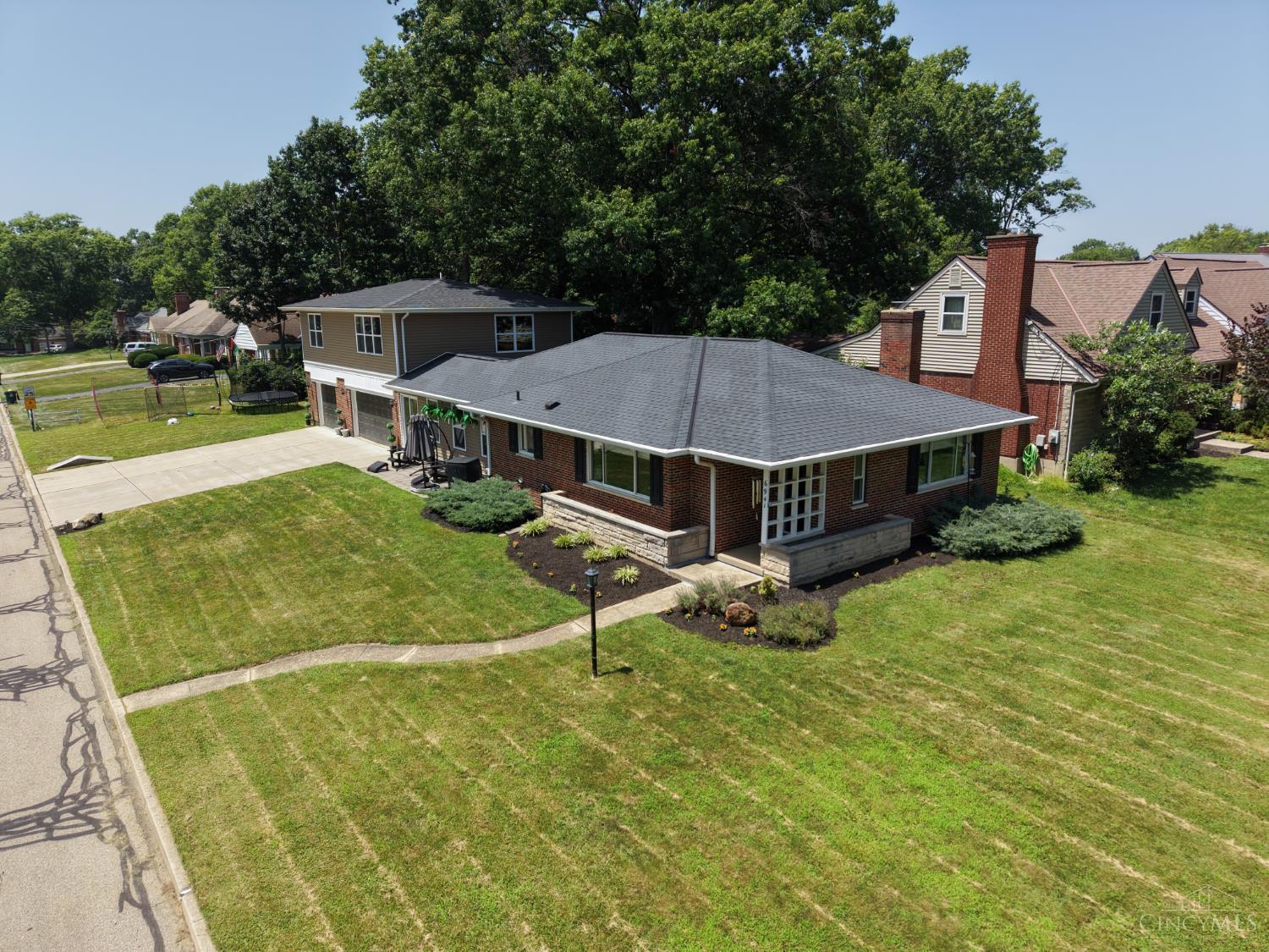 6941 Rosemary Lane