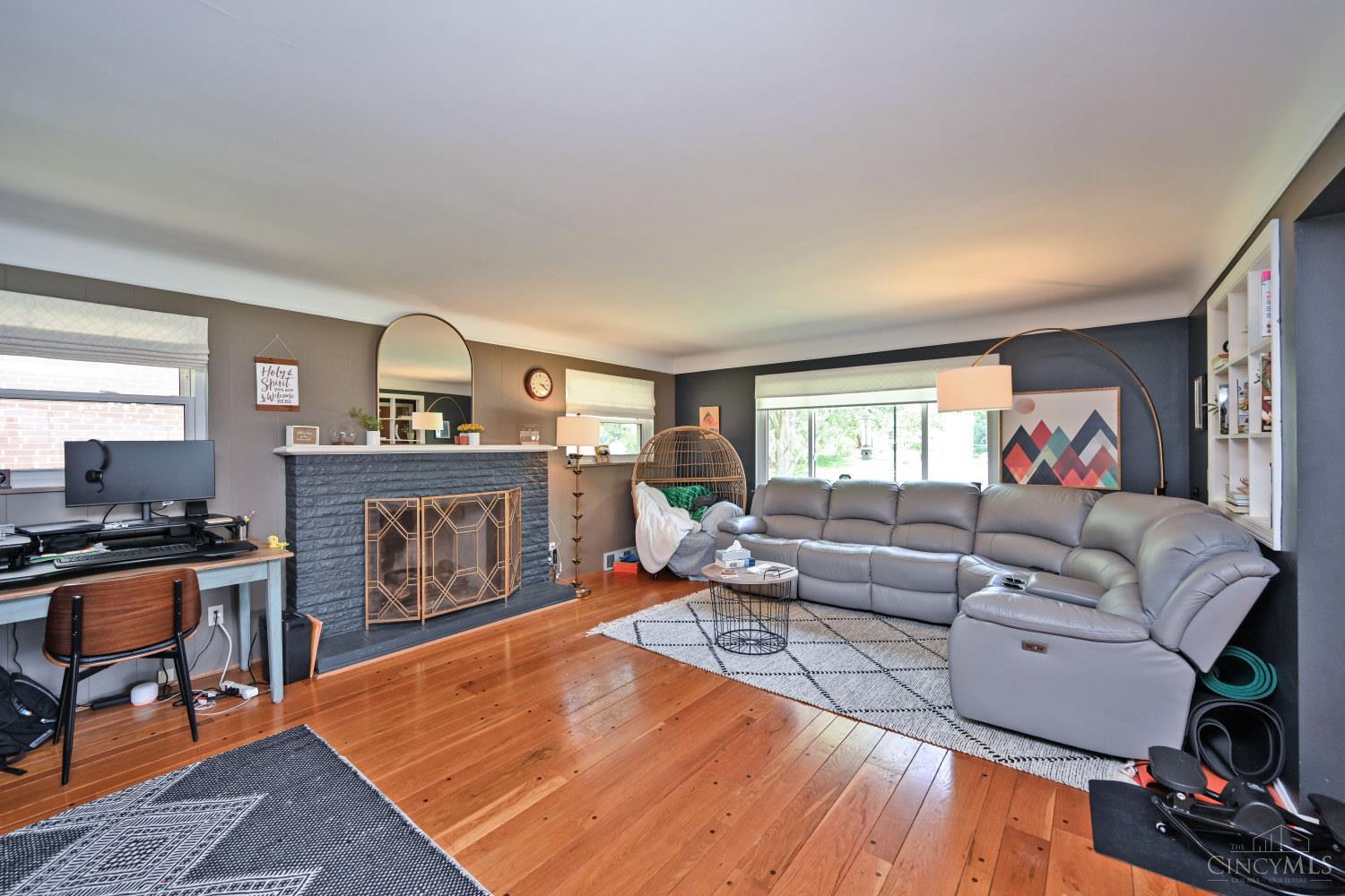 6941 Rosemary Lane