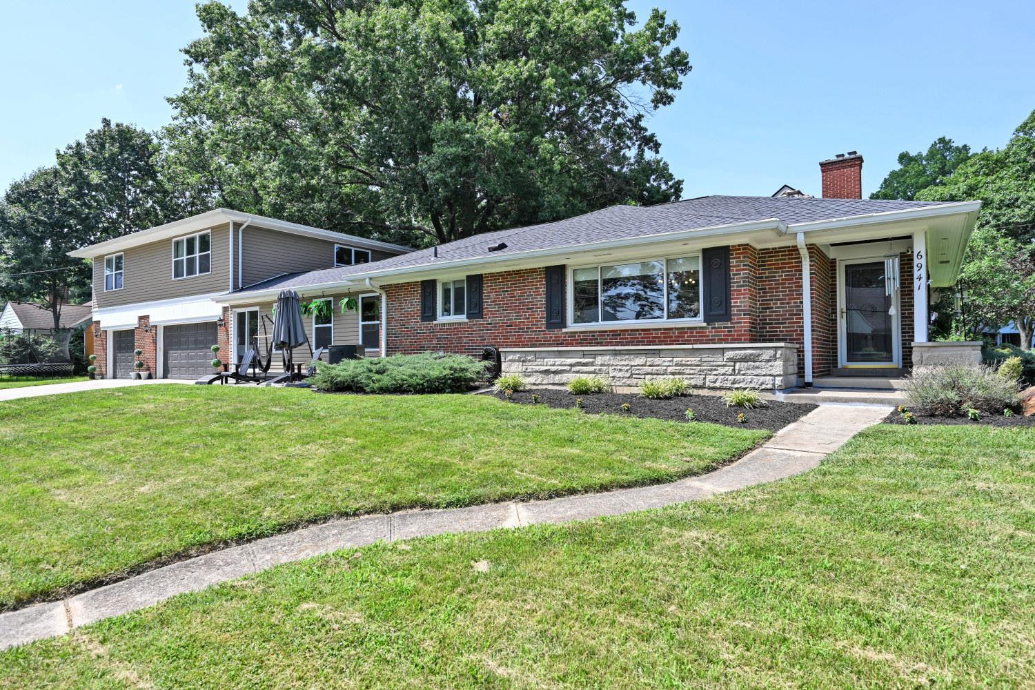 6941 Rosemary Lane