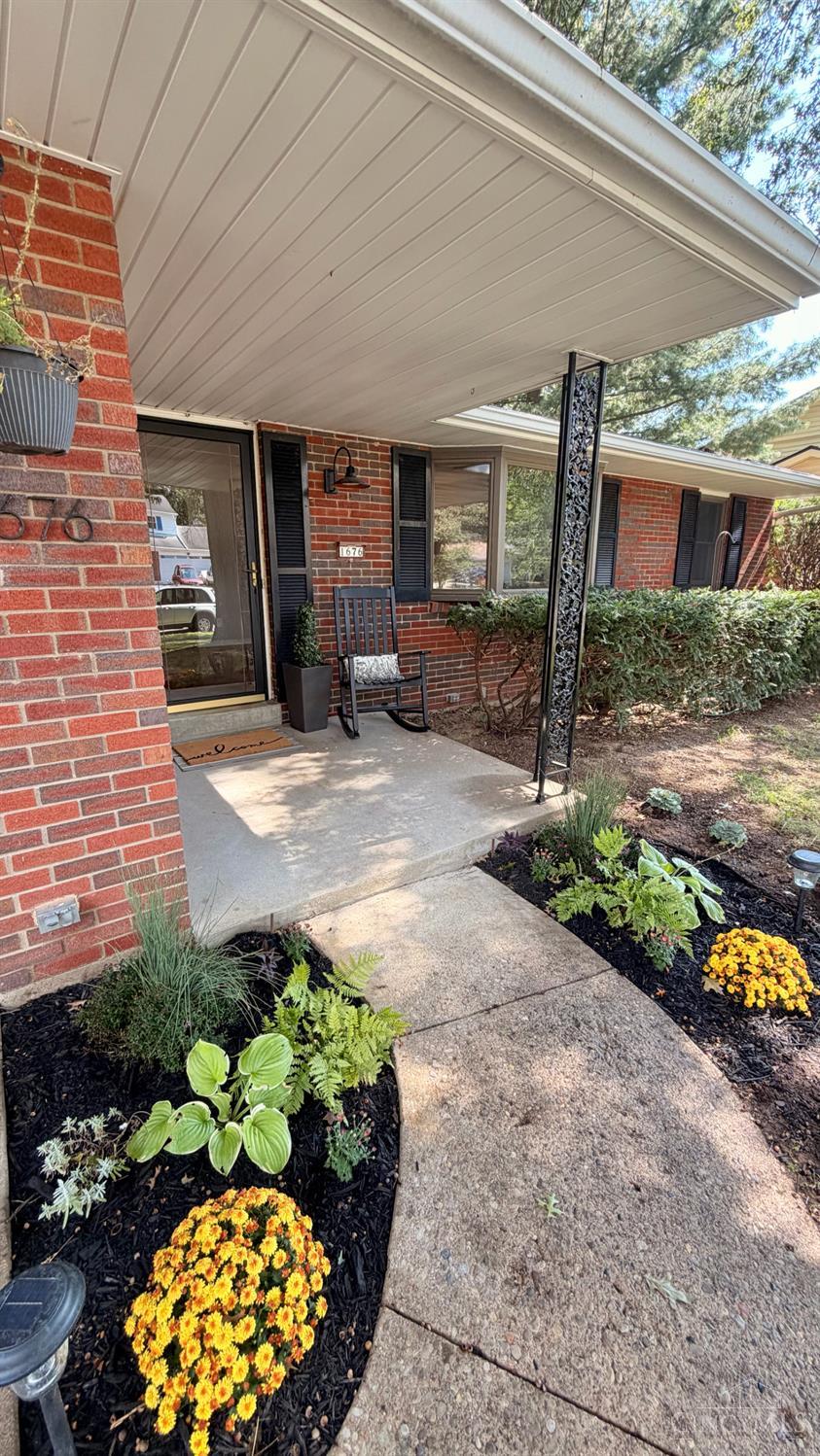 1676 Vaquera Place