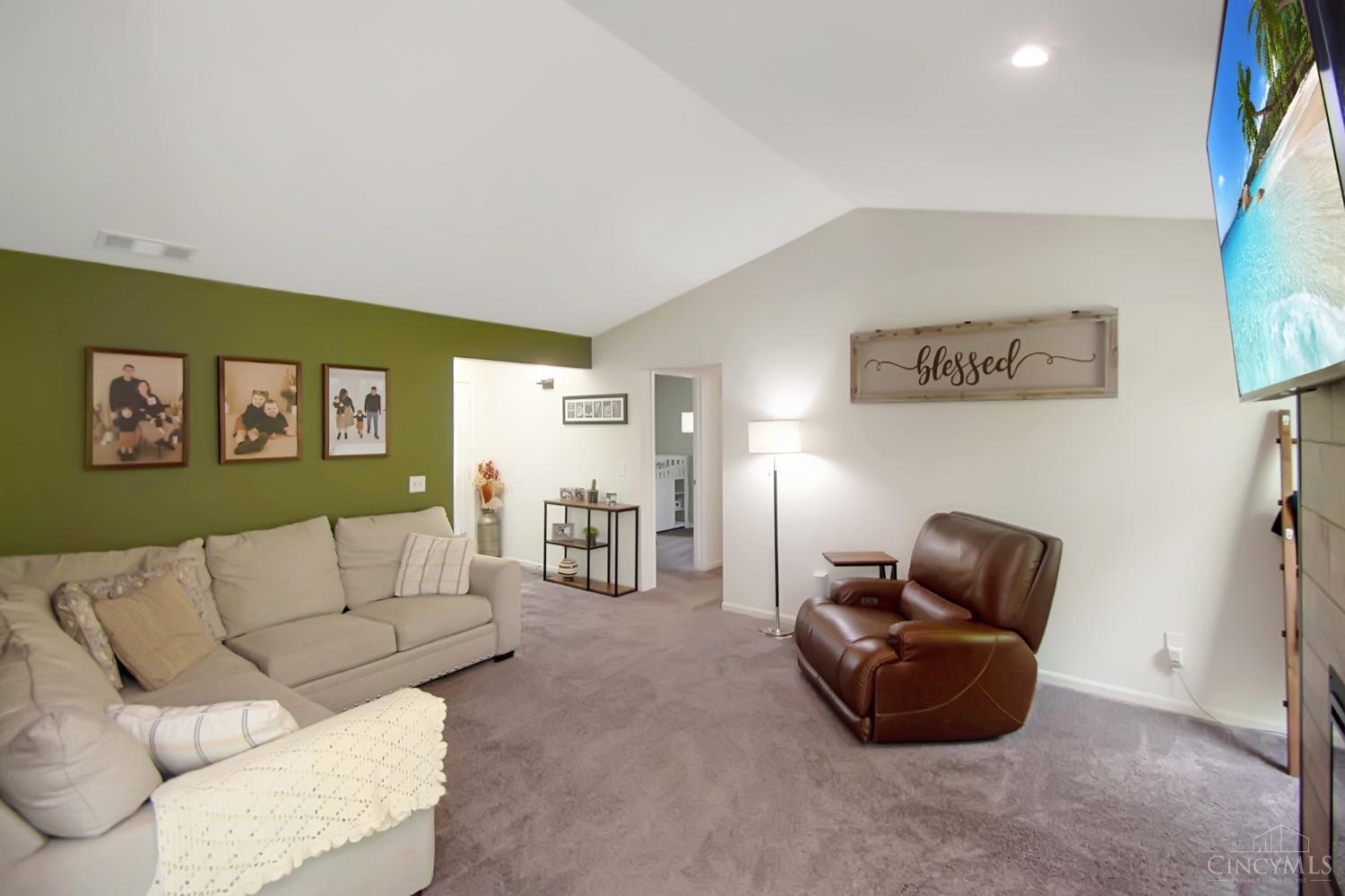 370 Woodsdale Drive, Monroe, Ohio image 4