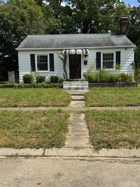 Photo of 6124 Hedge Avenue, Cincinnati, OH 45213 (MLS # 1855936)