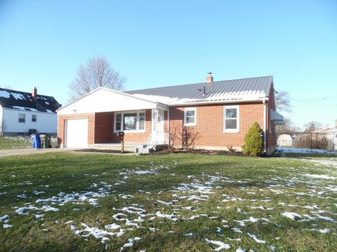 Photo of 570 Fairhaven Drive, Hamilton, OH 45013 (MLS # 1864658)