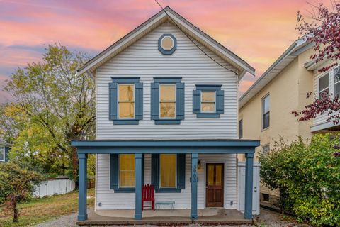Photo of 3903 Dumont Street, Cincinnati, OH 45226 (MLS # 1861236)