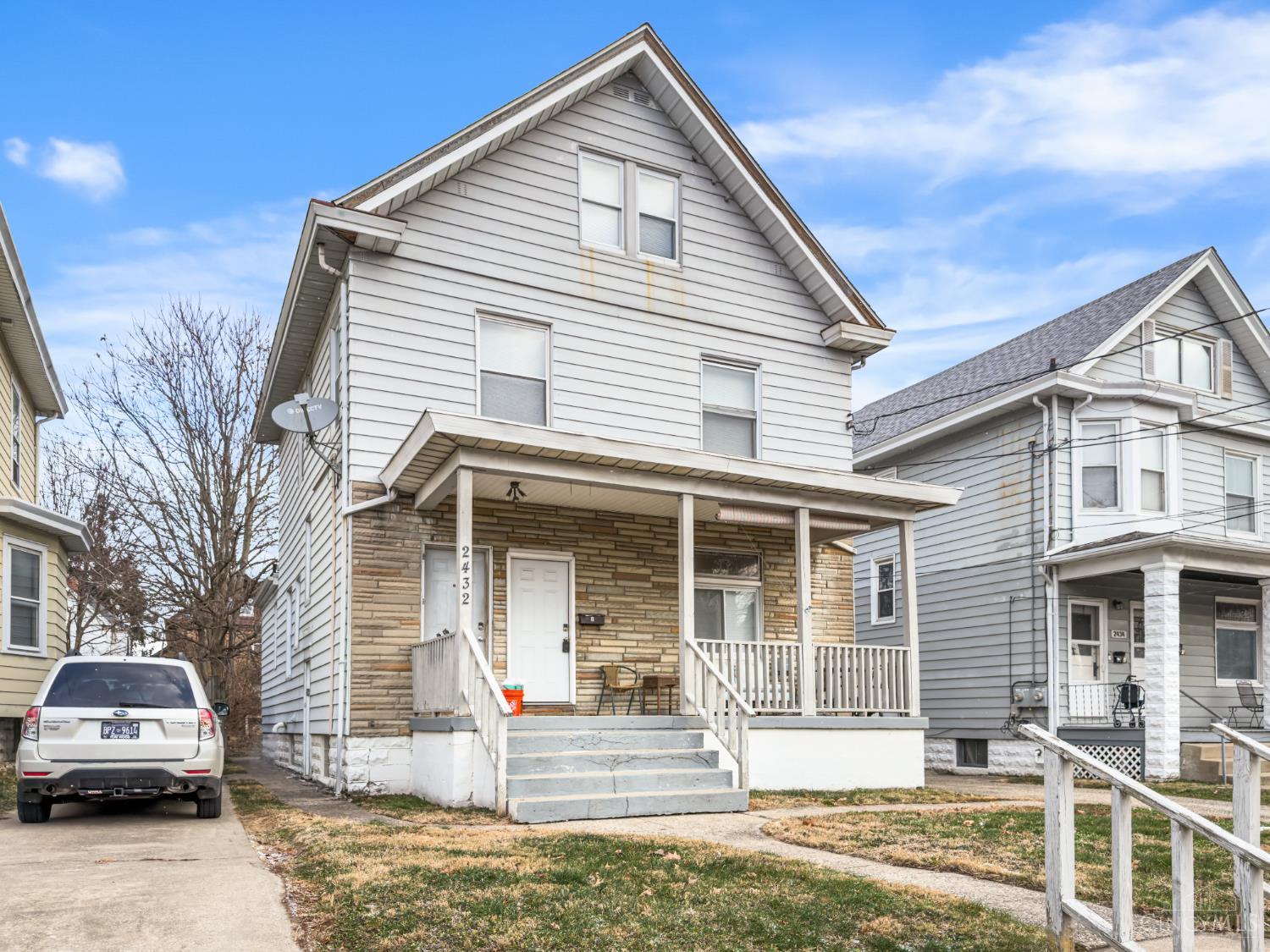 2432 Robertson Avenue