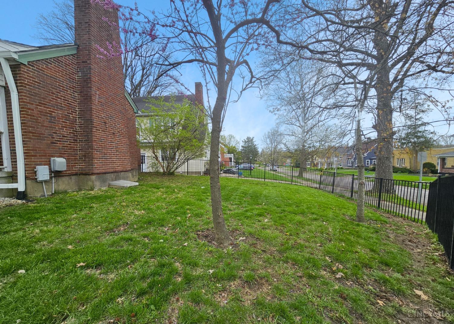 975 Haldimand Avenue, Hamilton, Ohio image 36