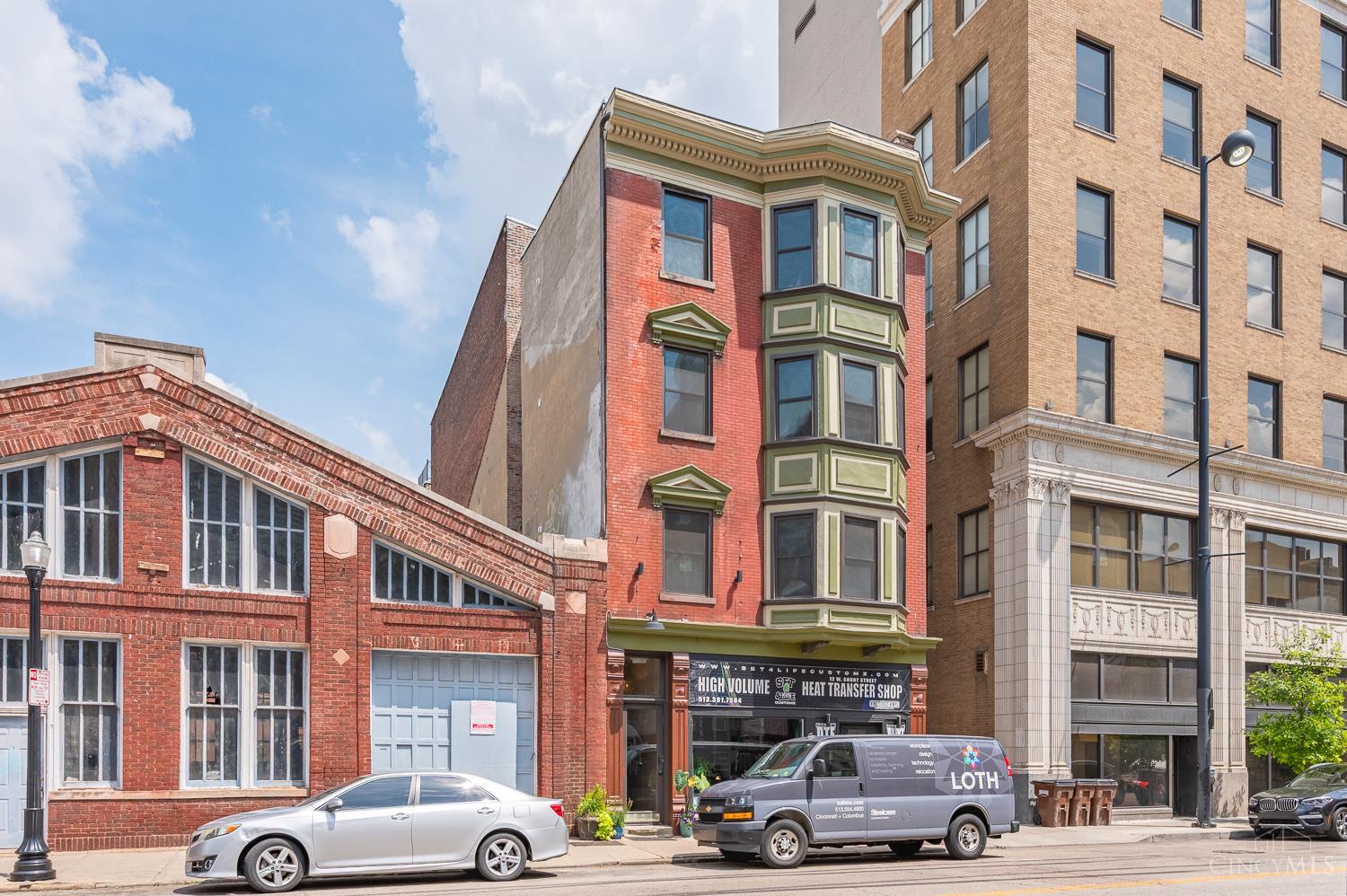 12 W Court Street