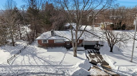 Photo of 201 Summit Street, Lebanon, OH 45036 (MLS # 1868386)