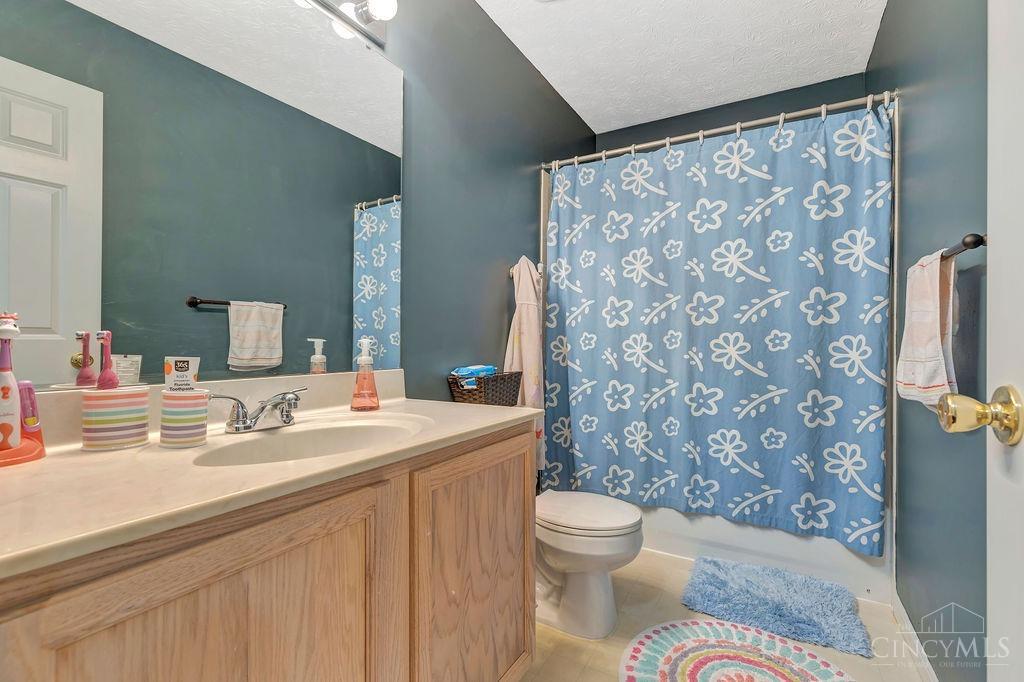 4883 Kleeman Green Drive, Green Township, Ohio image 27