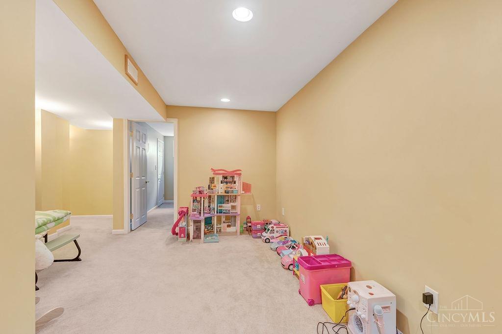 4883 Kleeman Green Drive, Green Township, Ohio image 30