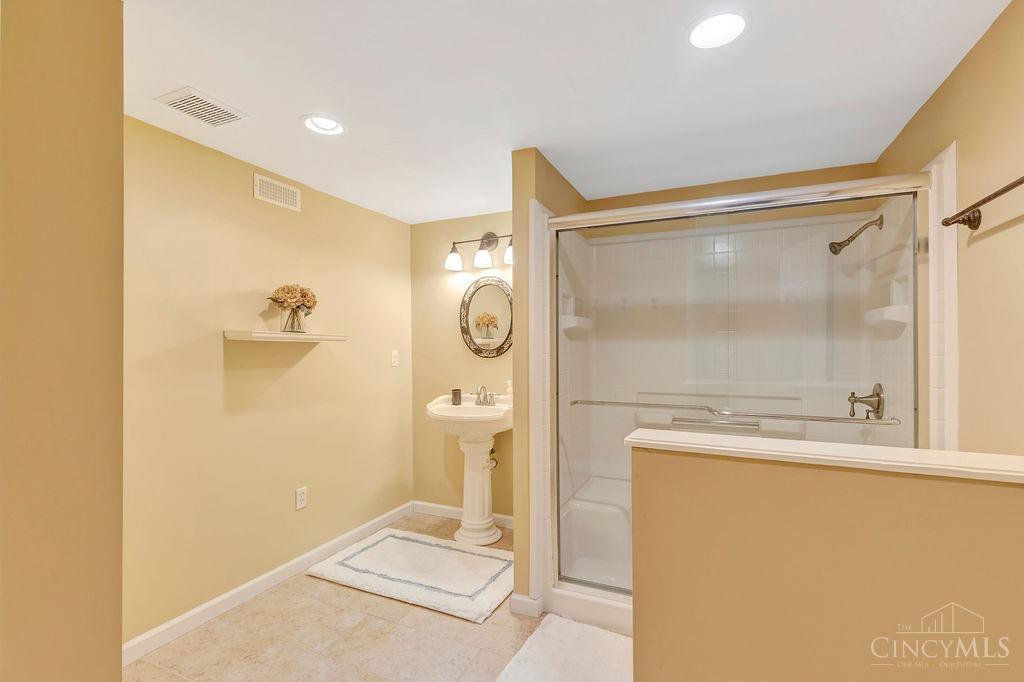 4883 Kleeman Green Drive, Green Township, Ohio image 32