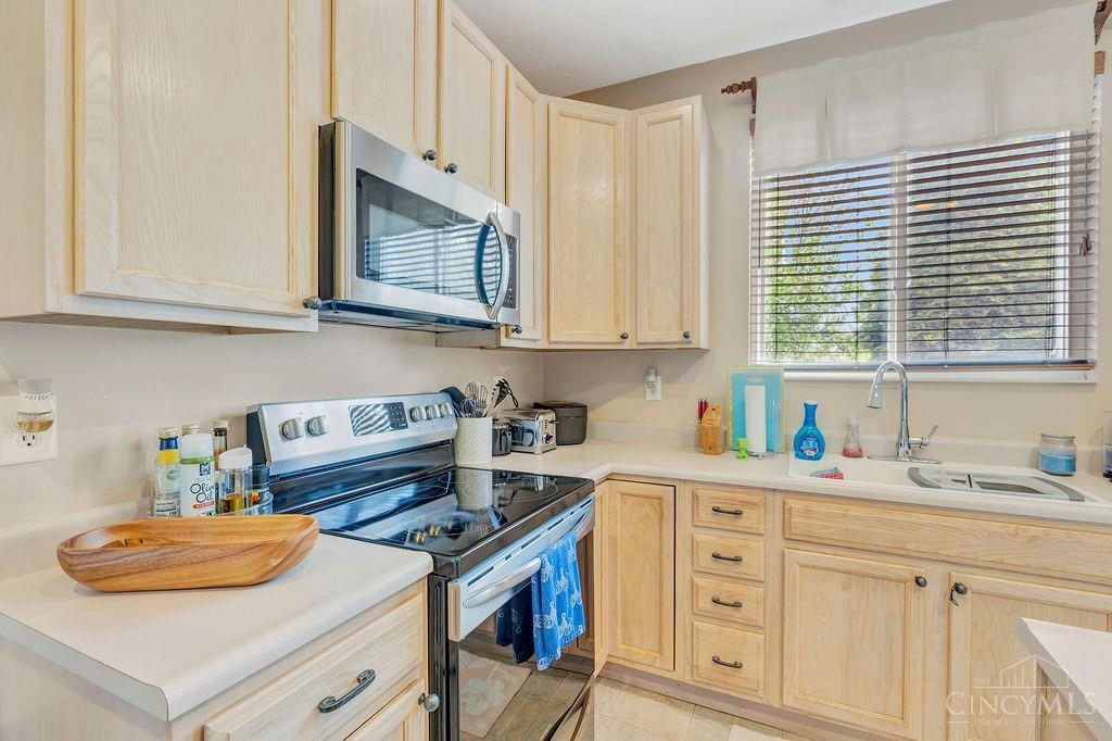 4883 Kleeman Green Drive, Green Township, Ohio image 13