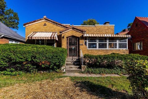 Photo of 1522 Kenova Avenue, Cincinnati, OH 45237 (MLS # 1858555)