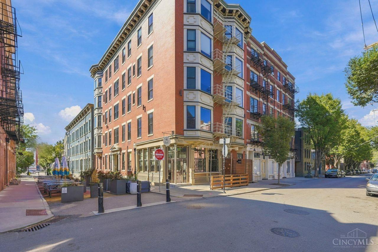 14 W Fourteenth Street 201