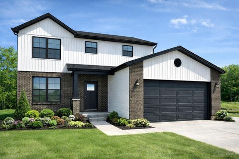 Photo of 714 West Arlington Drive, Trenton, OH 45067 (MLS # 1866213)