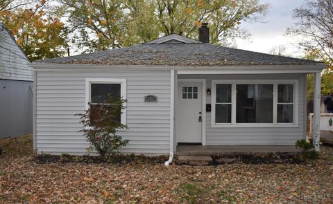 Photo of 483 Mary Lane, South Lebanon, OH 45065 (MLS # 1860966)