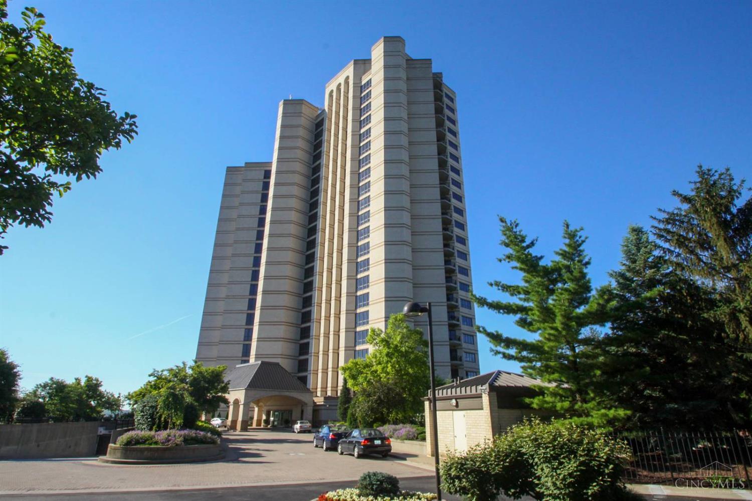 1201 Edgecliff Place 1042