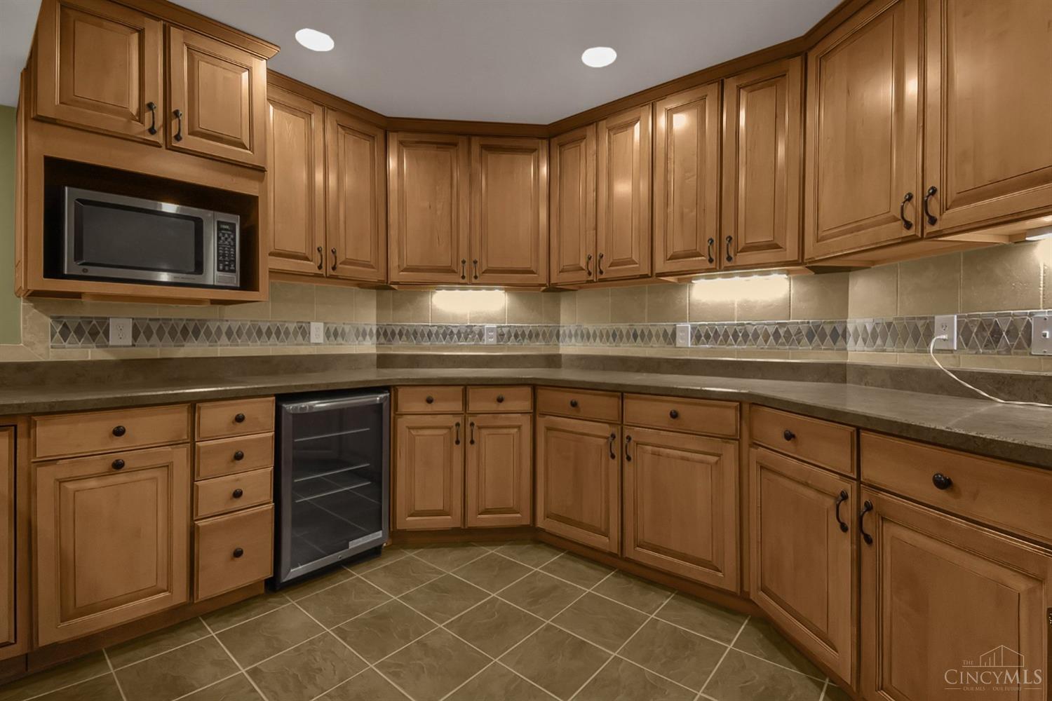 5806 Needleleaf Drive, Miami Twp, Ohio image 48