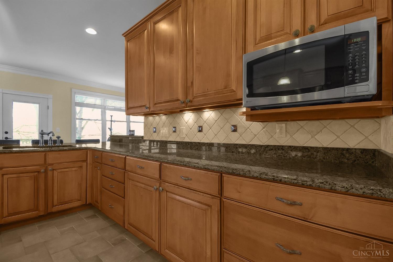 5806 Needleleaf Drive, Miami Twp, Ohio image 17