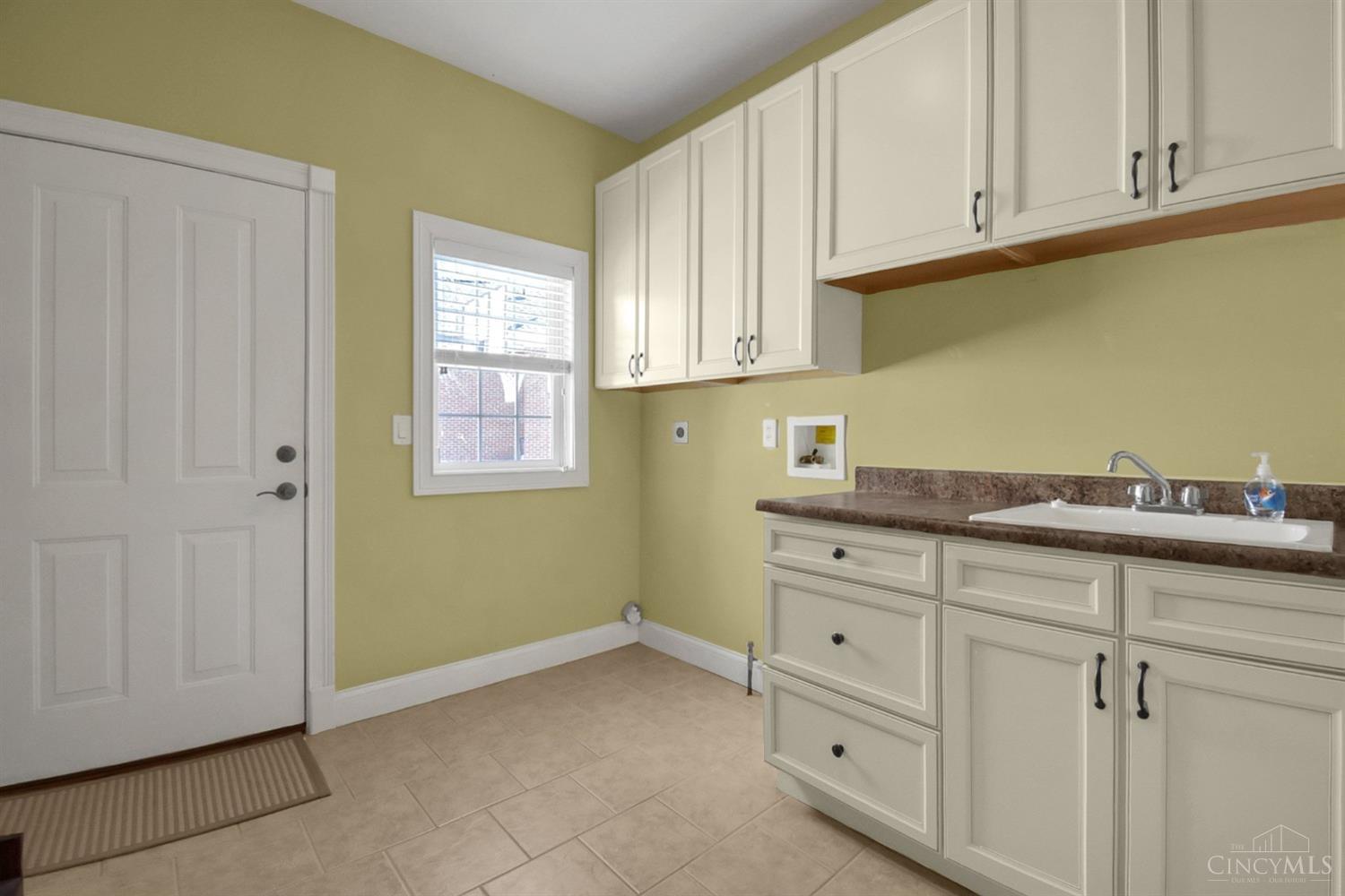 5806 Needleleaf Drive, Miami Twp, Ohio image 25