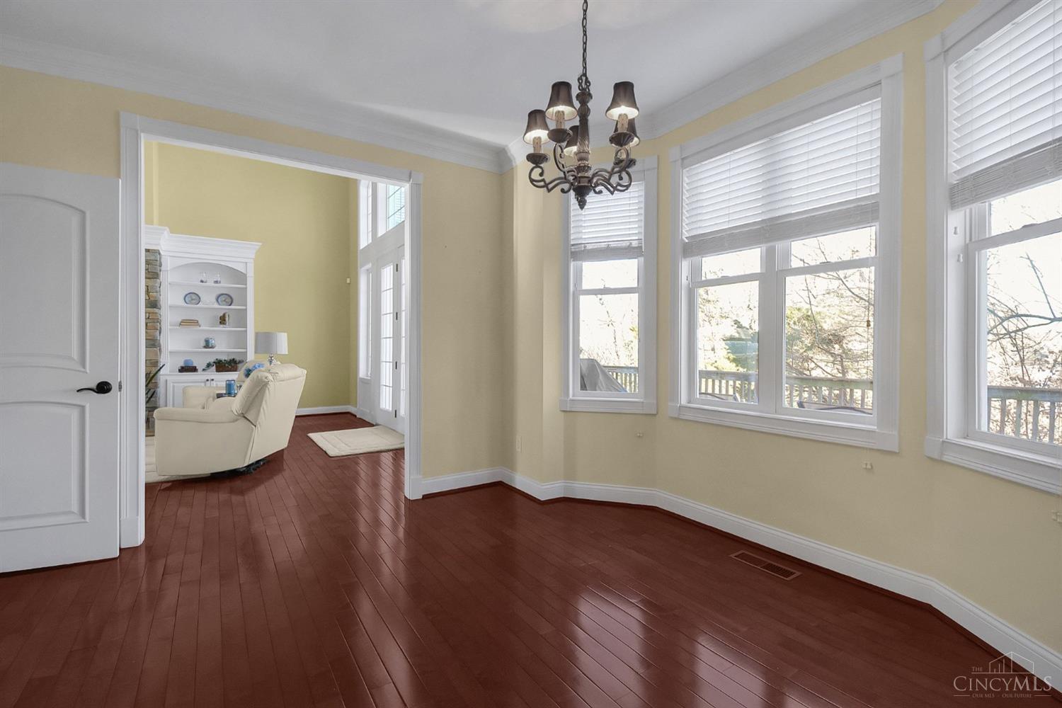 5806 Needleleaf Drive, Miami Twp, Ohio image 18