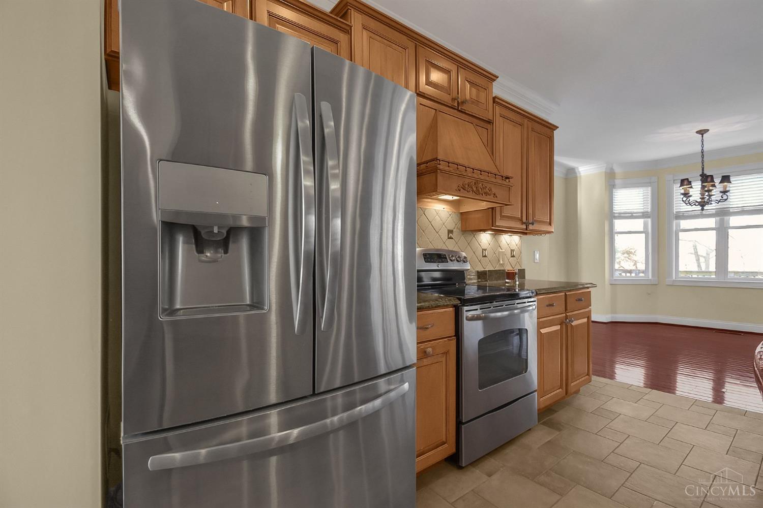 5806 Needleleaf Drive, Miami Twp, Ohio image 16