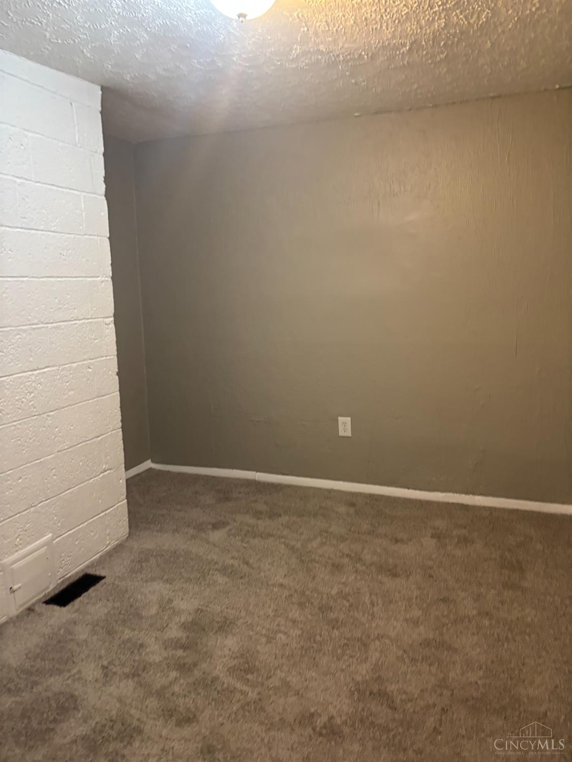 2074 Roosevelt Avenue