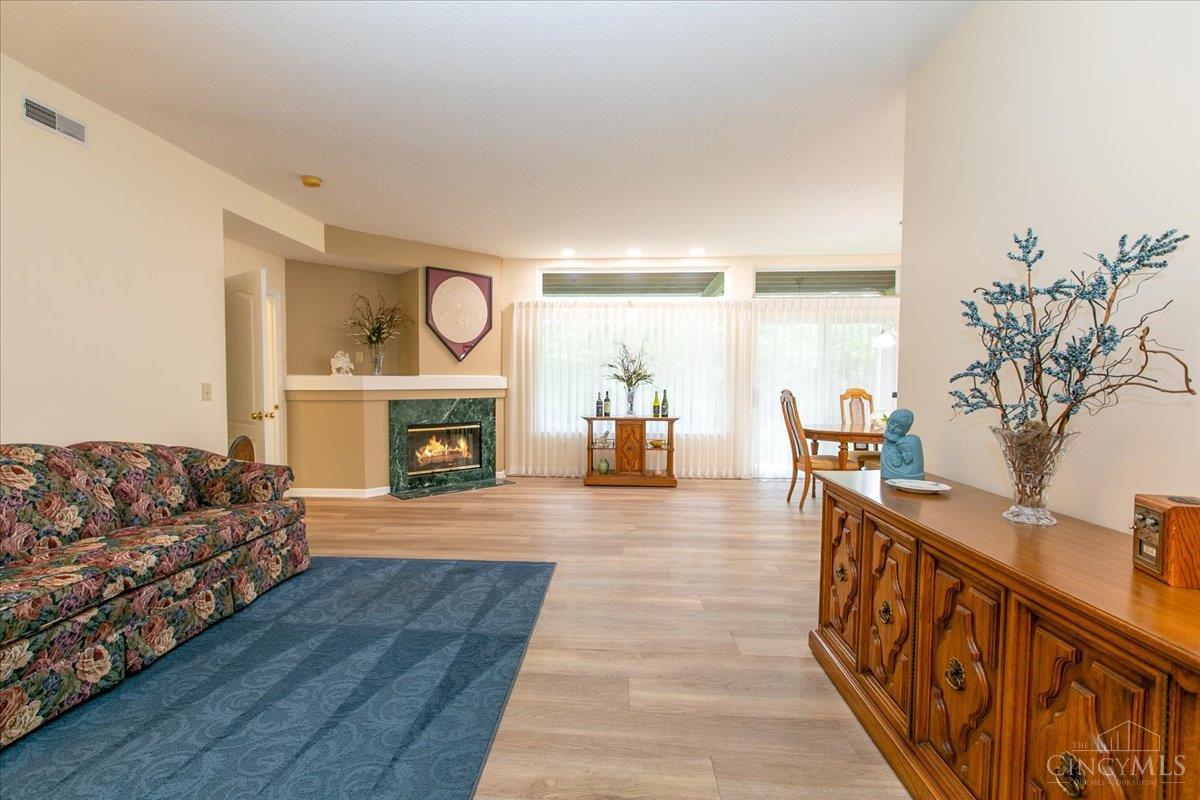 808 Southmeadow Circle, Springfield Twp., Ohio image 8