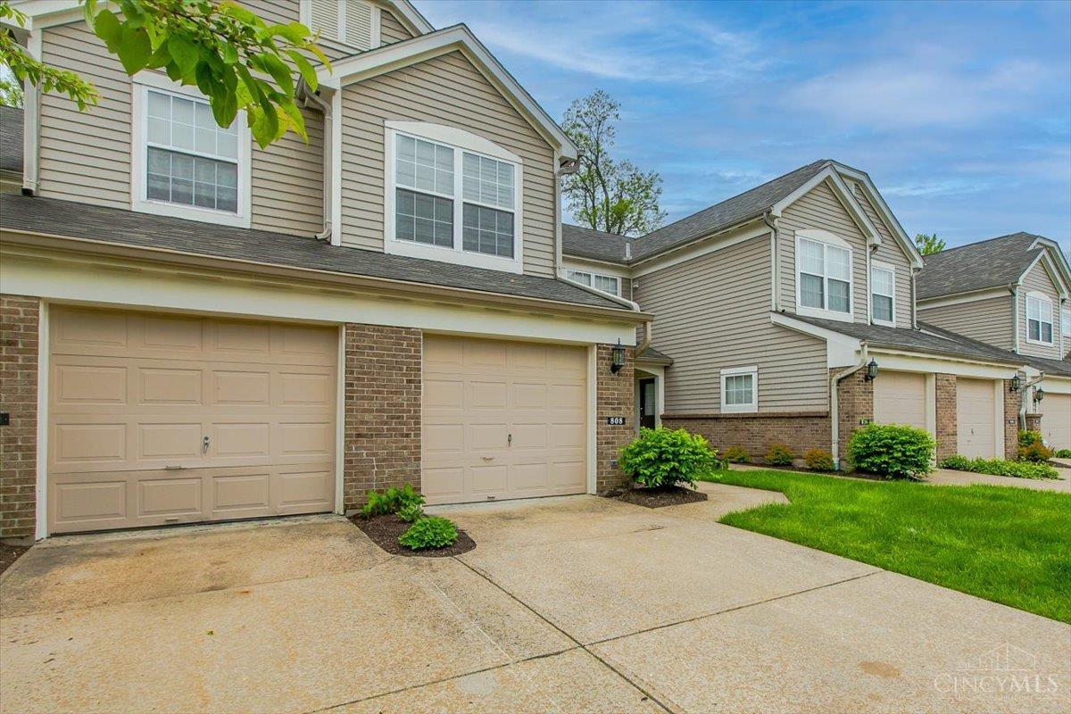 808 Southmeadow Circle, Springfield Twp., Ohio image 3