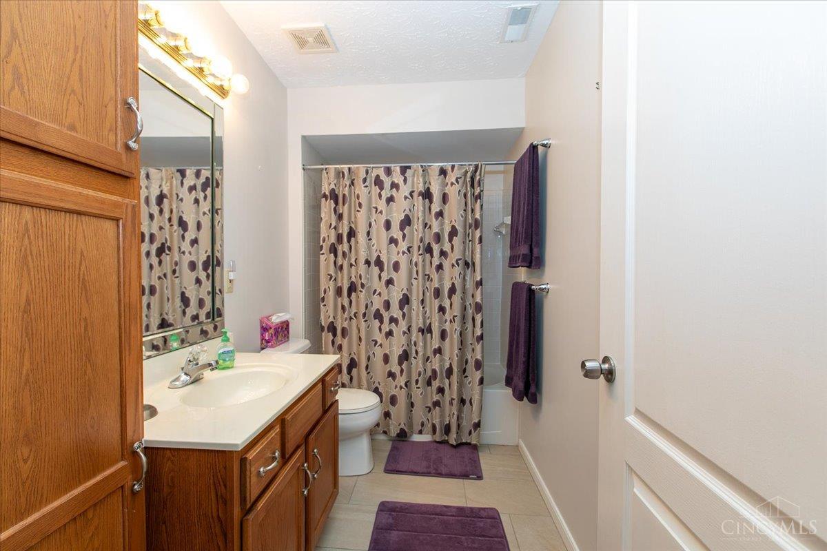 808 Southmeadow Circle, Springfield Twp., Ohio image 32