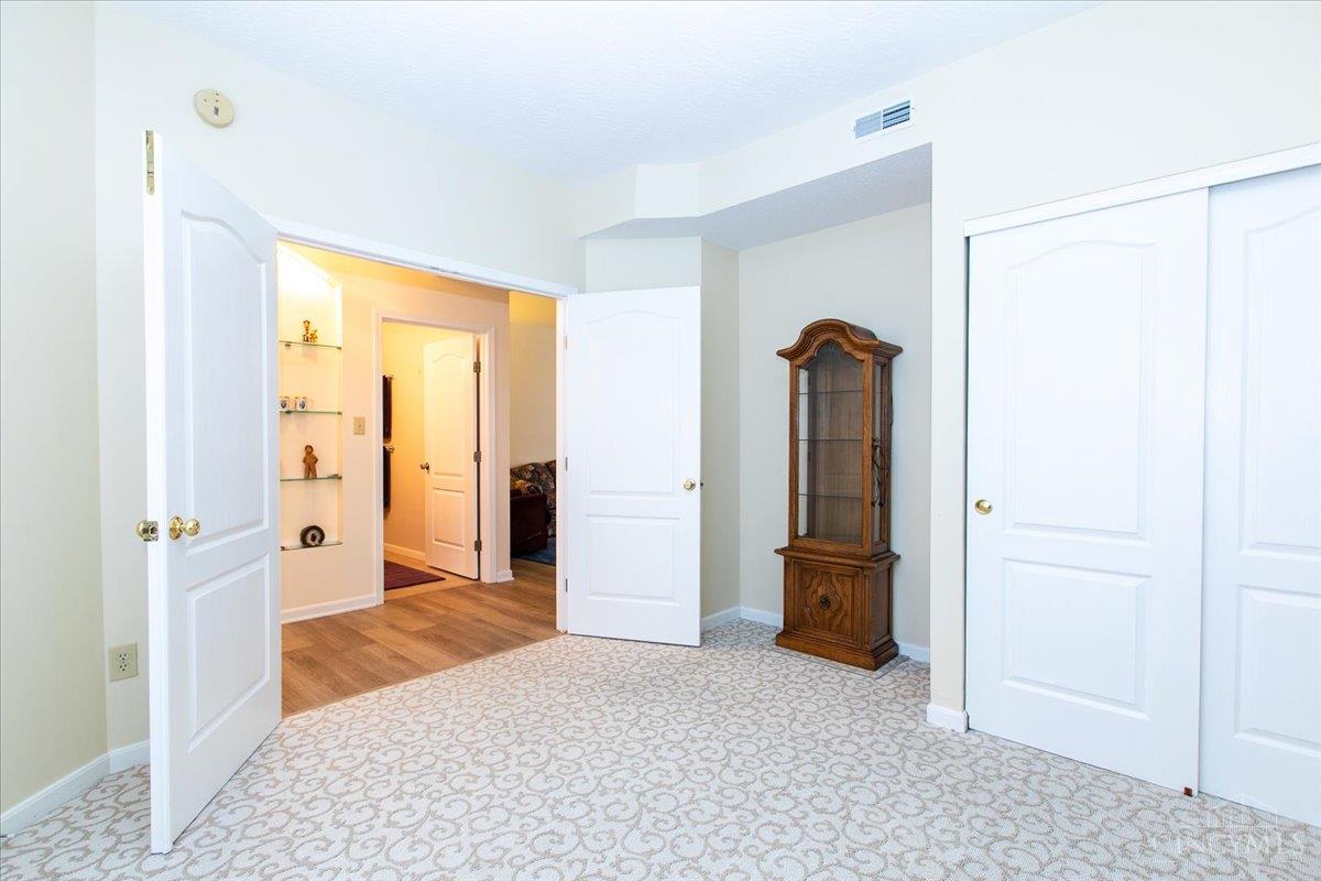 808 Southmeadow Circle, Springfield Twp., Ohio image 30
