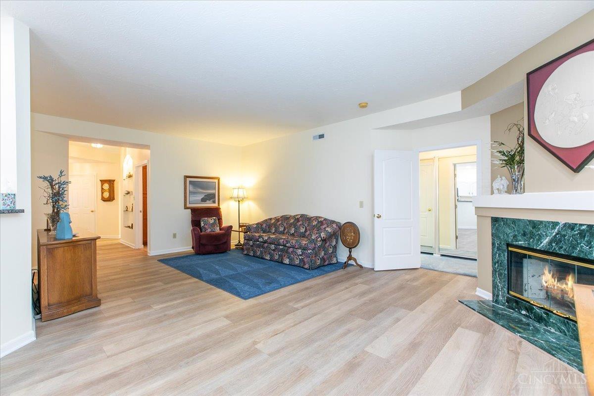 808 Southmeadow Circle, Springfield Twp., Ohio image 10