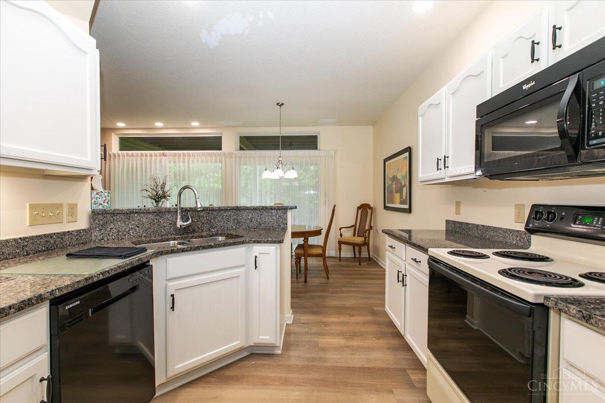 808 Southmeadow Circle, Springfield Twp., Ohio image 18