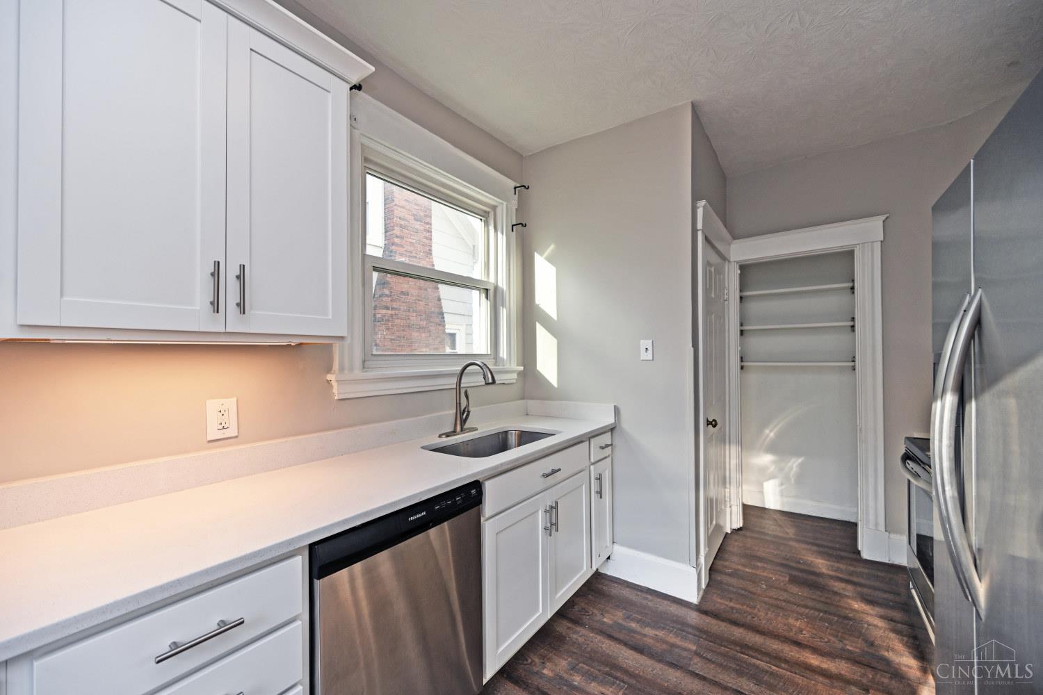 2343 Glenside Avenue