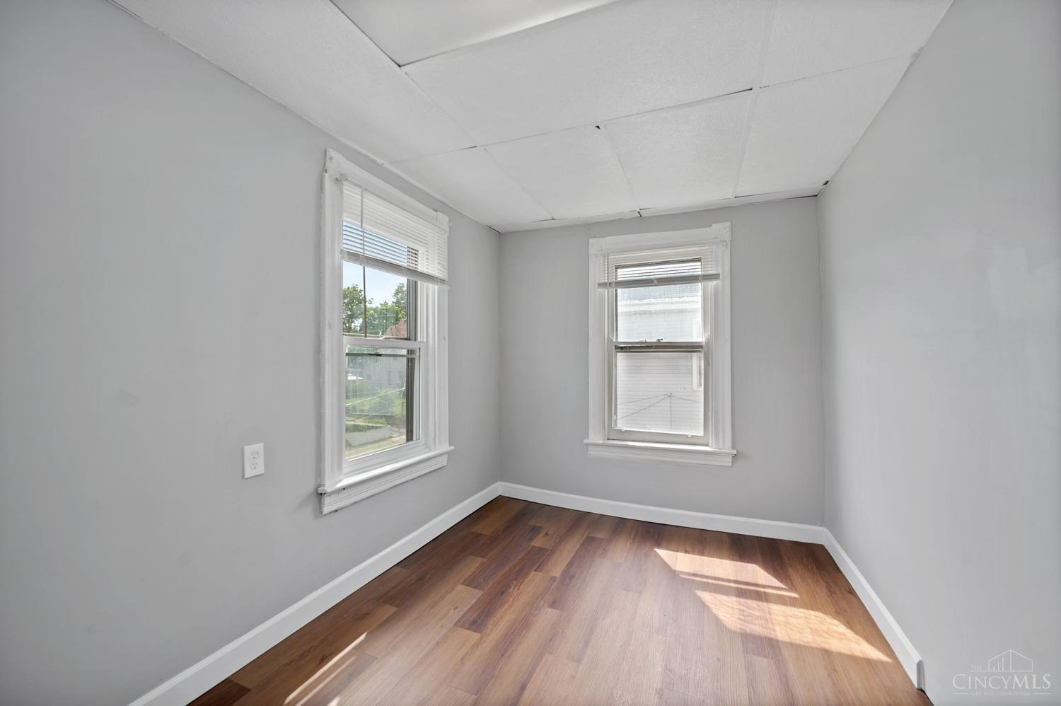 Elmwood Place, Ohio 45216, United States, 1 Bedroom Bedrooms, ,4 BathroomsBathrooms,Residential,Active,109188