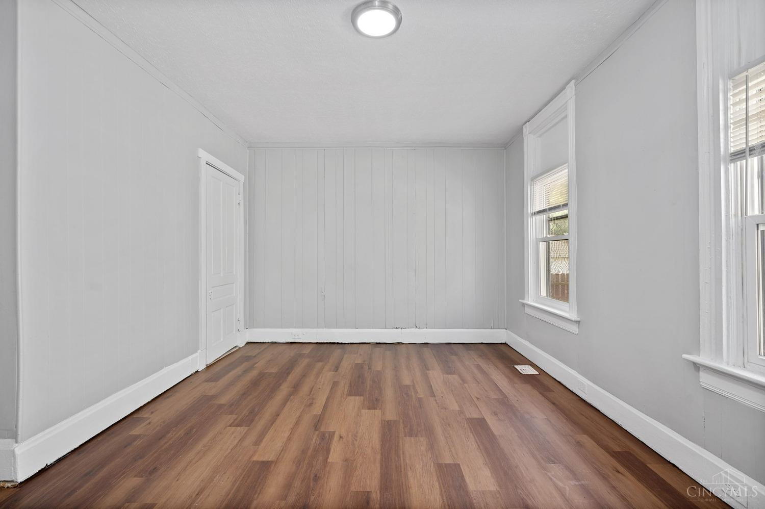 Elmwood Place, Ohio 45216, United States, 1 Bedroom Bedrooms, ,4 BathroomsBathrooms,Residential,Active,109188