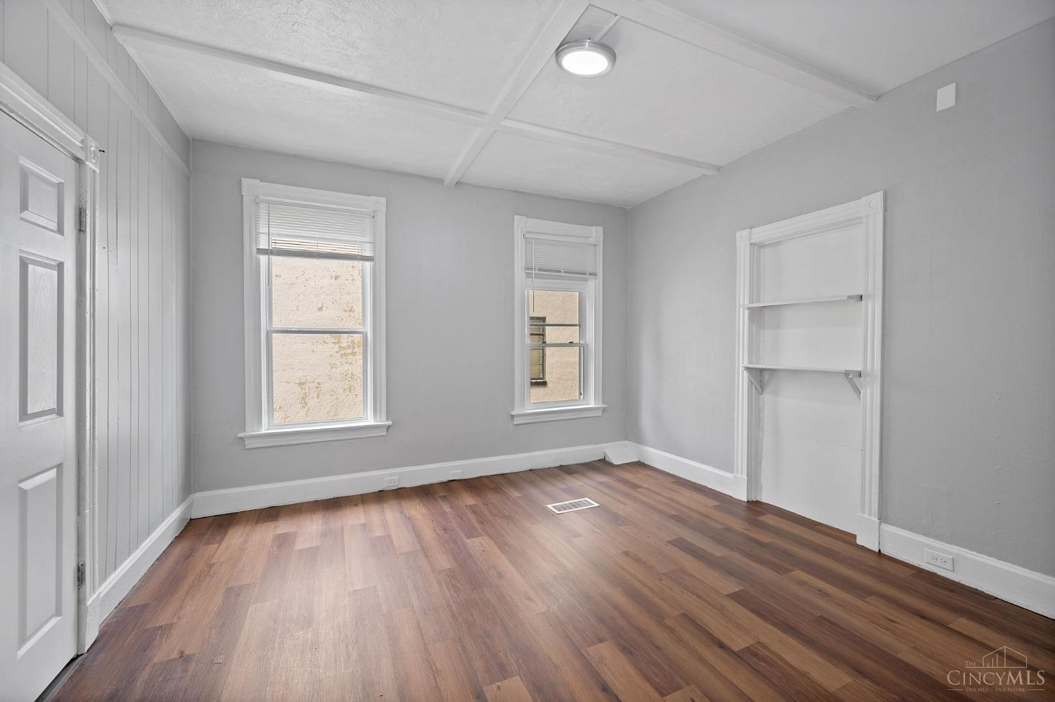 Elmwood Place, Ohio 45216, United States, 1 Bedroom Bedrooms, ,4 BathroomsBathrooms,Residential,Active,109188