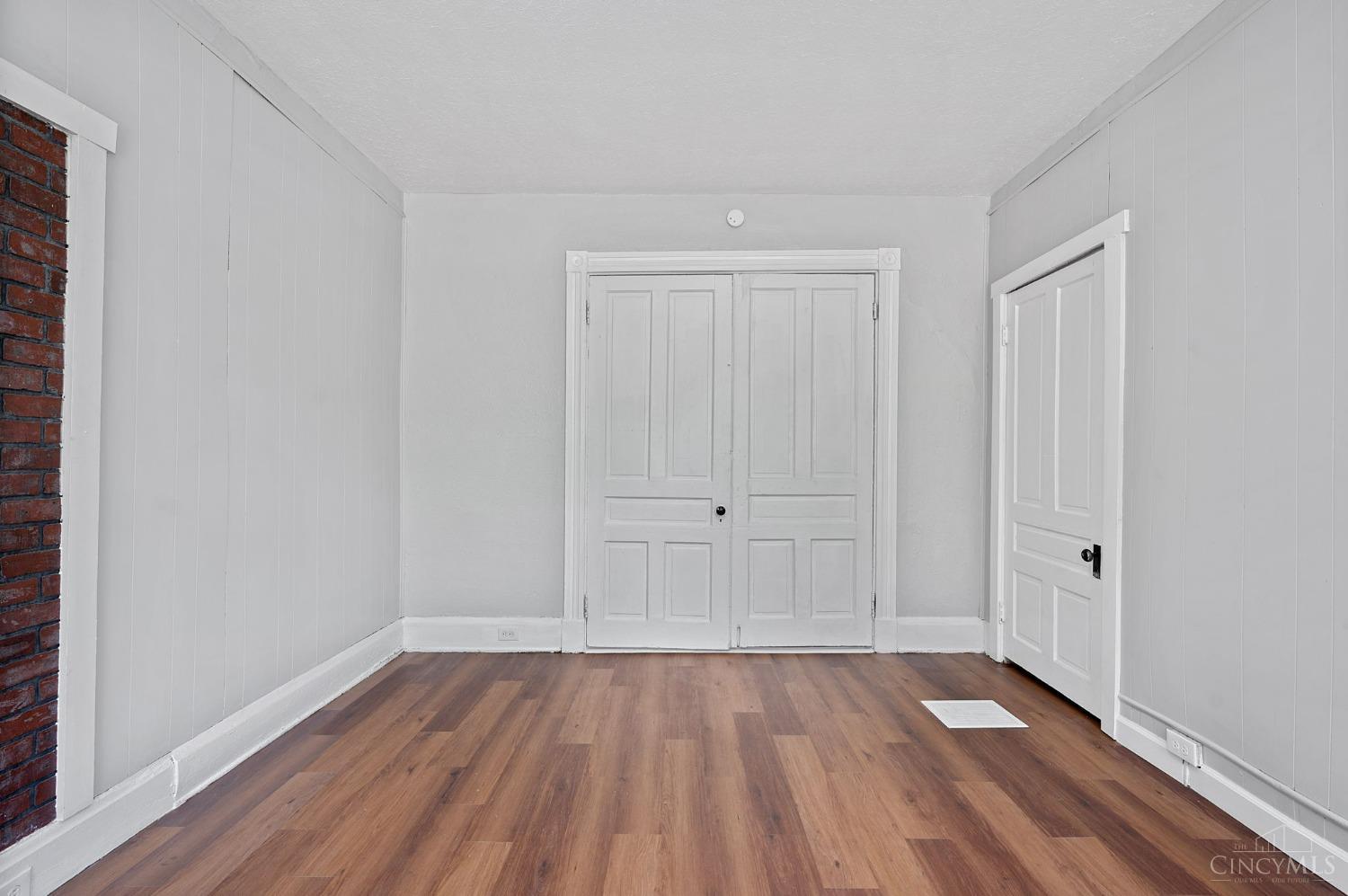 Elmwood Place, Ohio 45216, United States, 1 Bedroom Bedrooms, ,4 BathroomsBathrooms,Residential,Active,109188