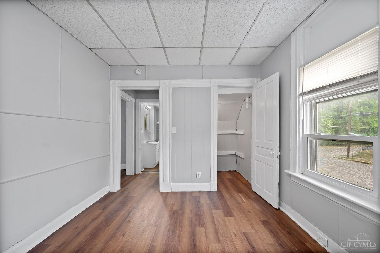 Elmwood Place, Ohio 45216, United States, 1 Bedroom Bedrooms, ,4 BathroomsBathrooms,Residential,Active,109188