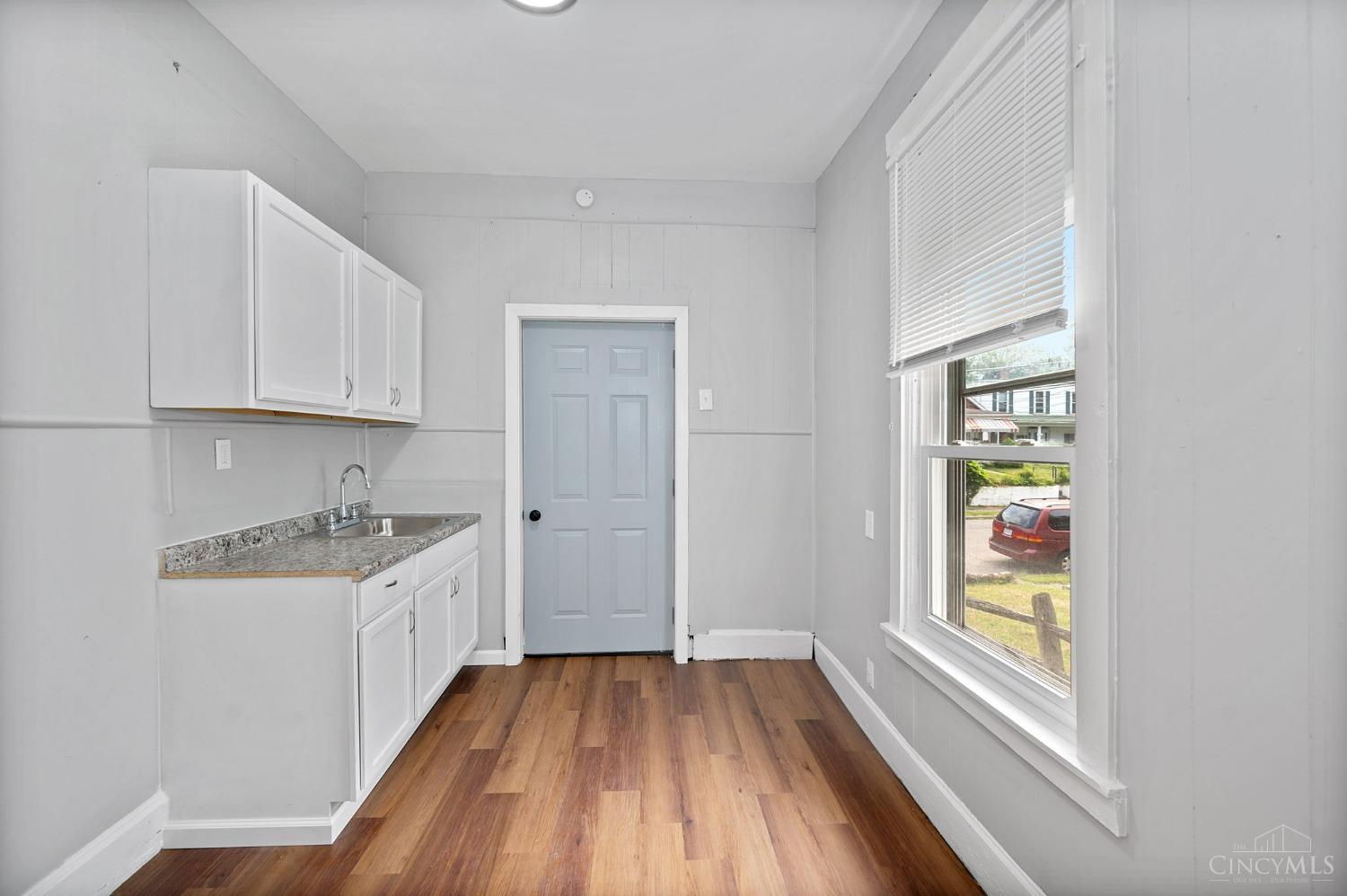 Elmwood Place, Ohio 45216, United States, 1 Bedroom Bedrooms, ,4 BathroomsBathrooms,Residential,Active,109188