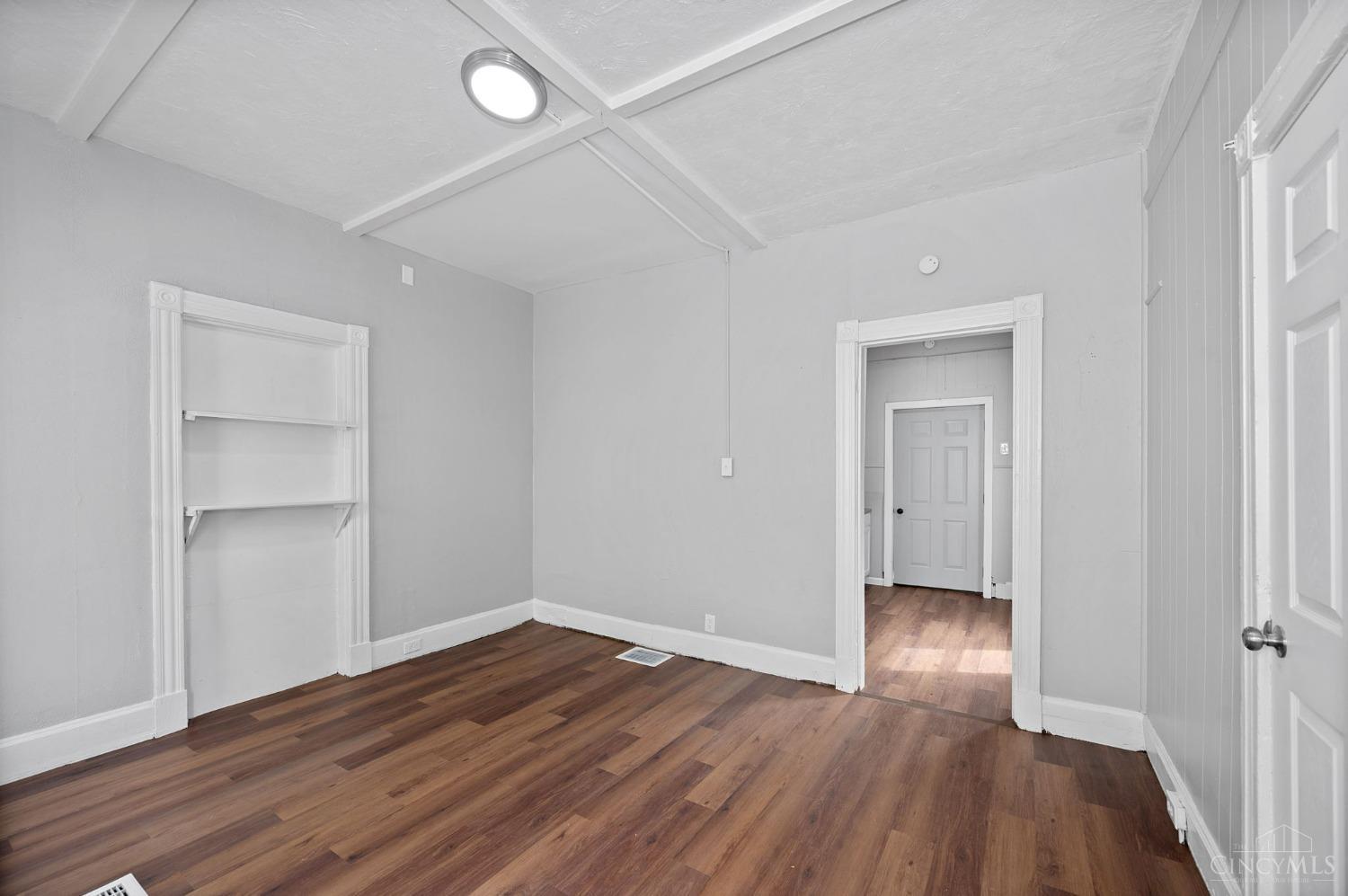 Elmwood Place, Ohio 45216, United States, 1 Bedroom Bedrooms, ,4 BathroomsBathrooms,Residential,Active,109188