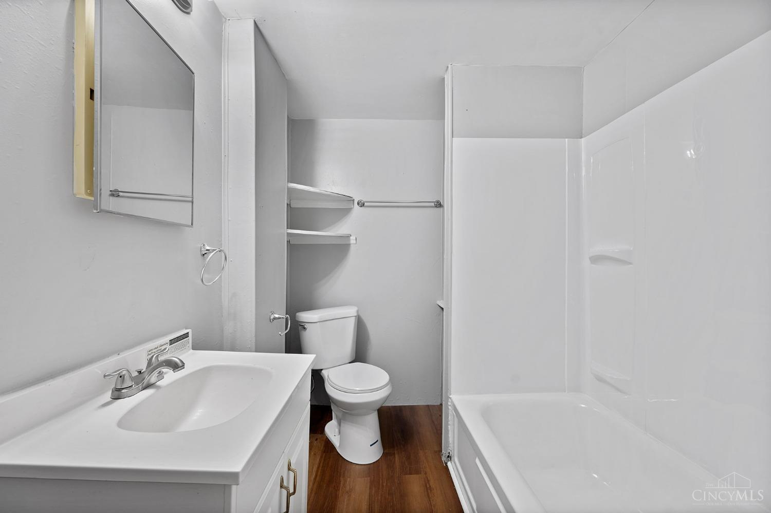 Elmwood Place, Ohio 45216, United States, 1 Bedroom Bedrooms, ,4 BathroomsBathrooms,Residential,Active,109188