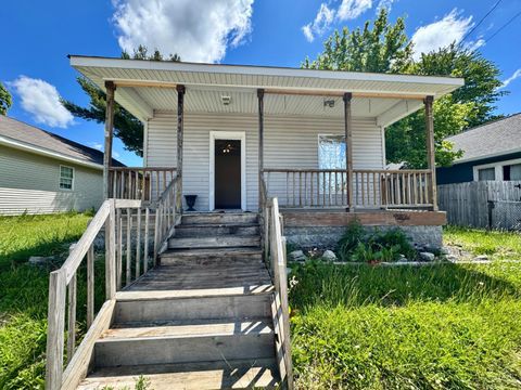 Photo of 813 S Main Street, Milan, IN 47031 (MLS # 1878802)