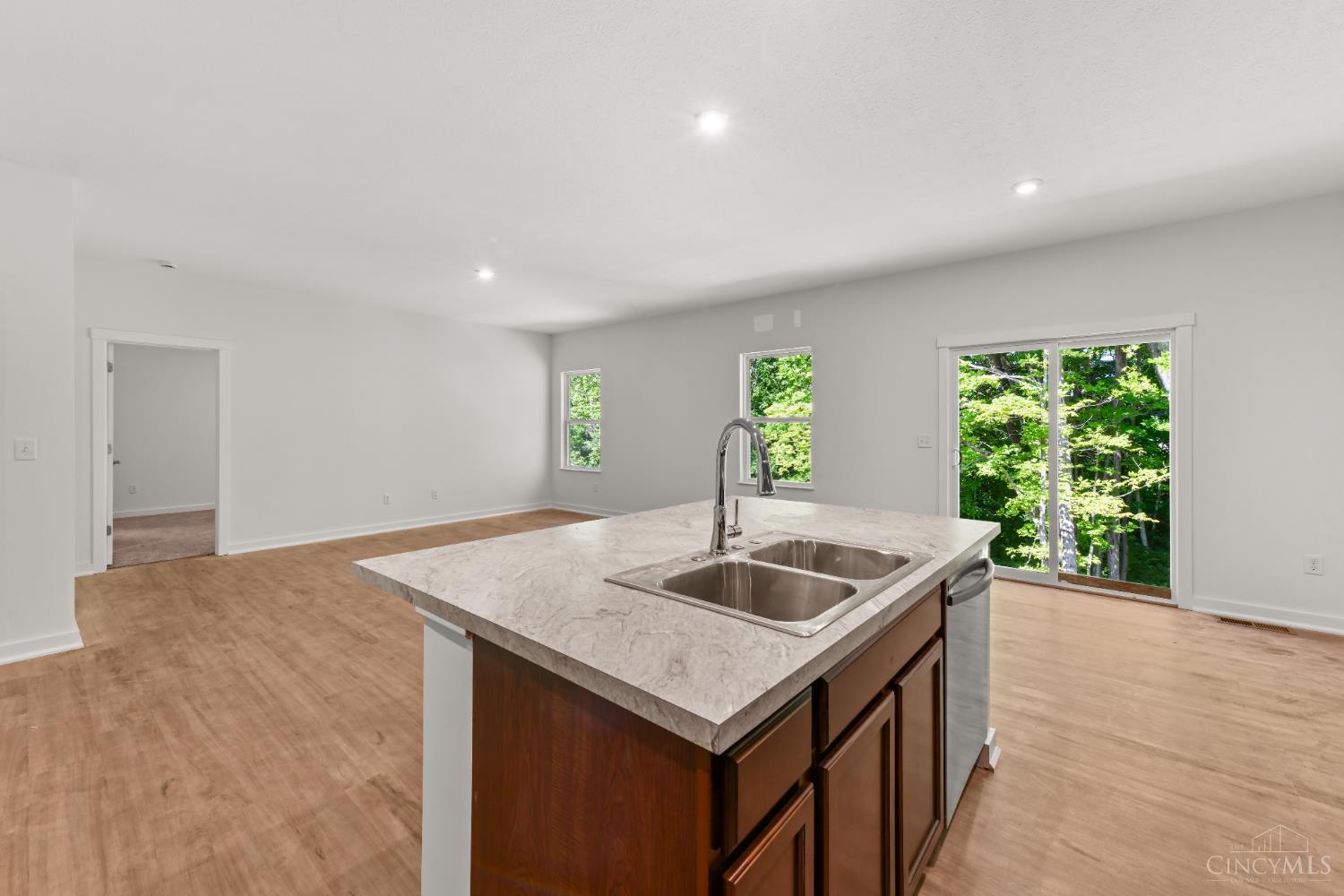 8621 Noelle Drive, Colerain Twp, Ohio image 27