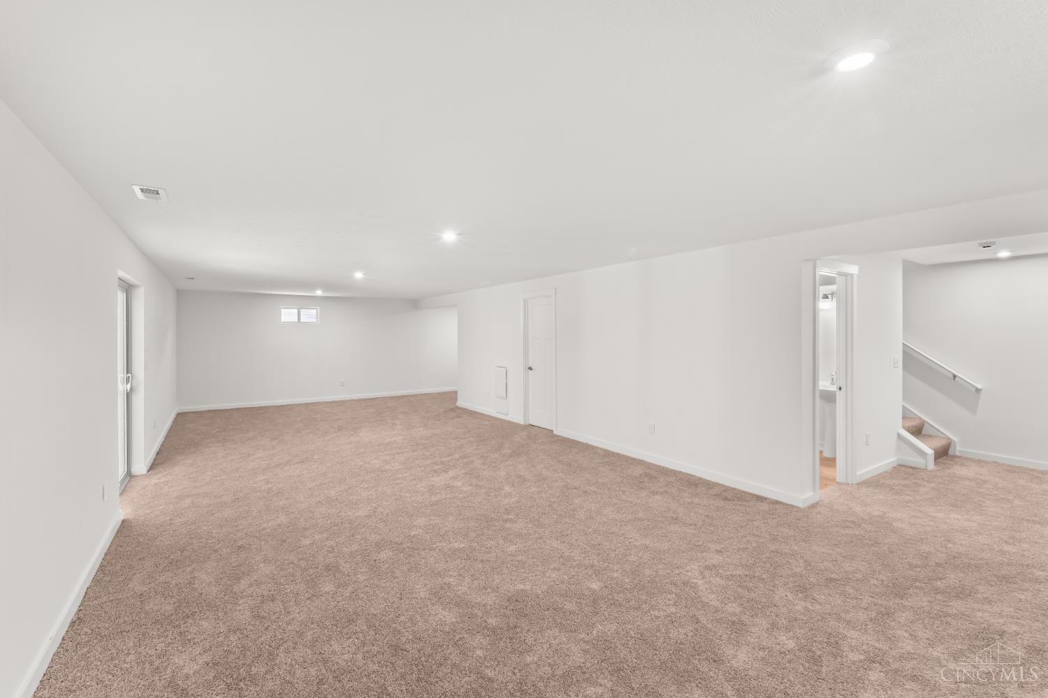 8621 Noelle Drive, Colerain Twp, Ohio image 38