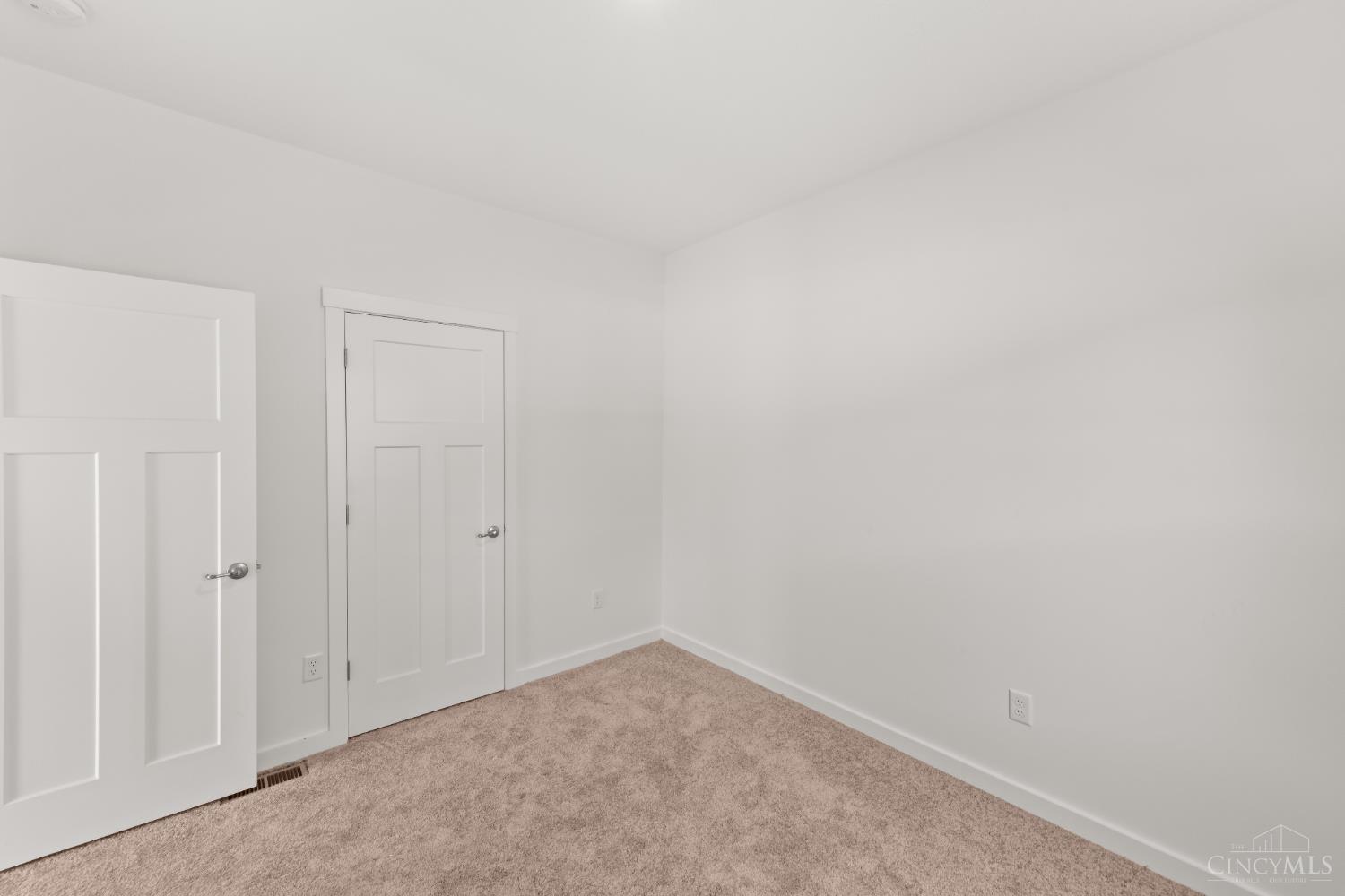 8621 Noelle Drive, Colerain Twp, Ohio image 18
