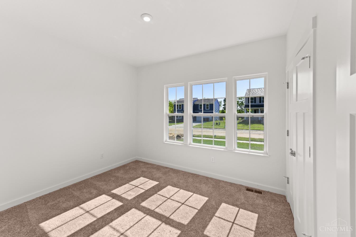 8621 Noelle Drive, Colerain Twp, Ohio image 12
